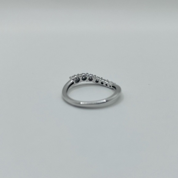 0.20 CT 10k White Gold Natural Diamond Bypass Ring - Picture 5 of 7